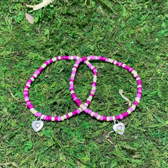 1 Pink Silver Heart Seed Bead Bracelet - Picture 2 of 3